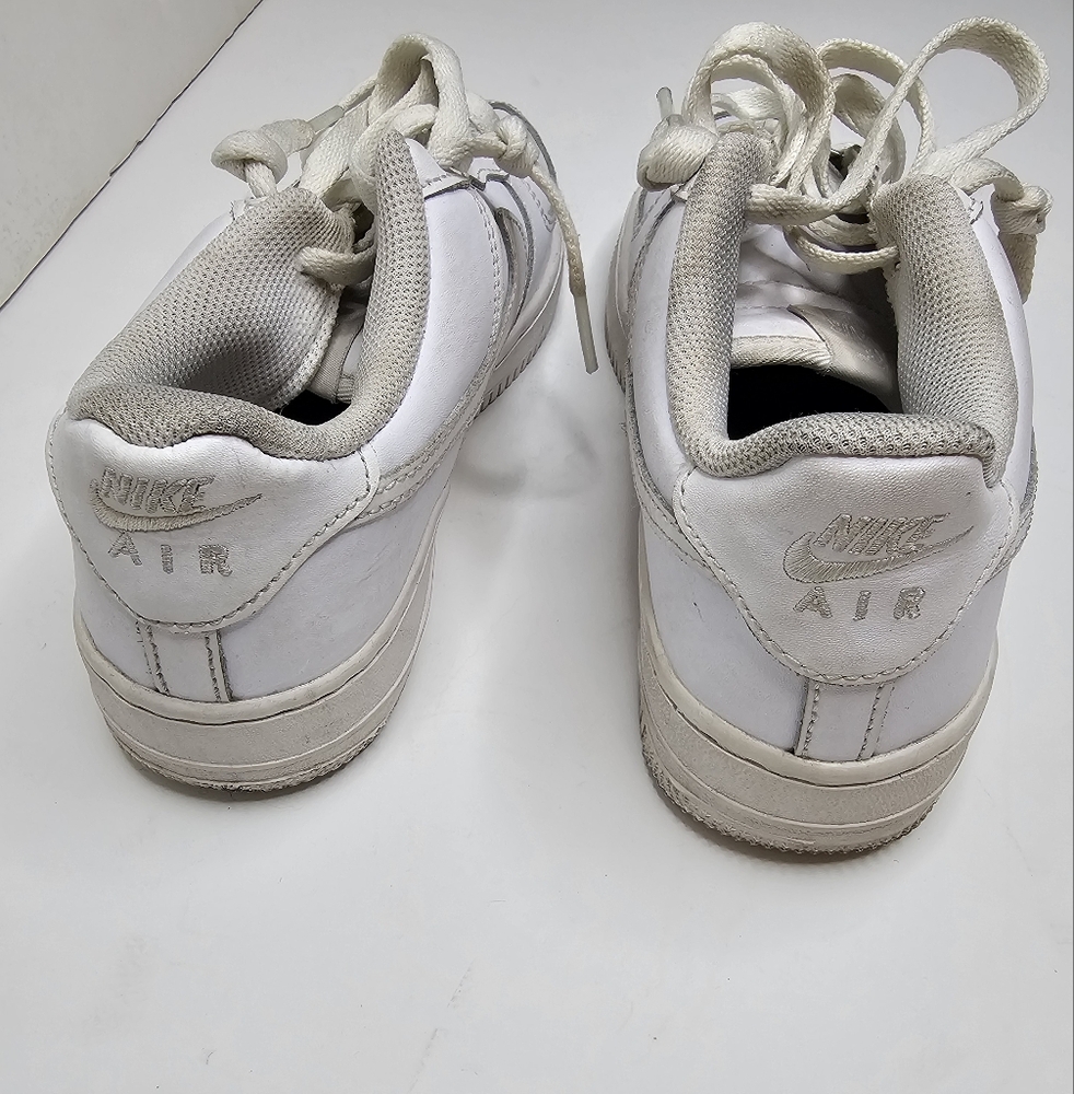 Nike Air Force 1 Low Tops Boys Mens Size 5.5  All White Unisex - Picture 9 of 11